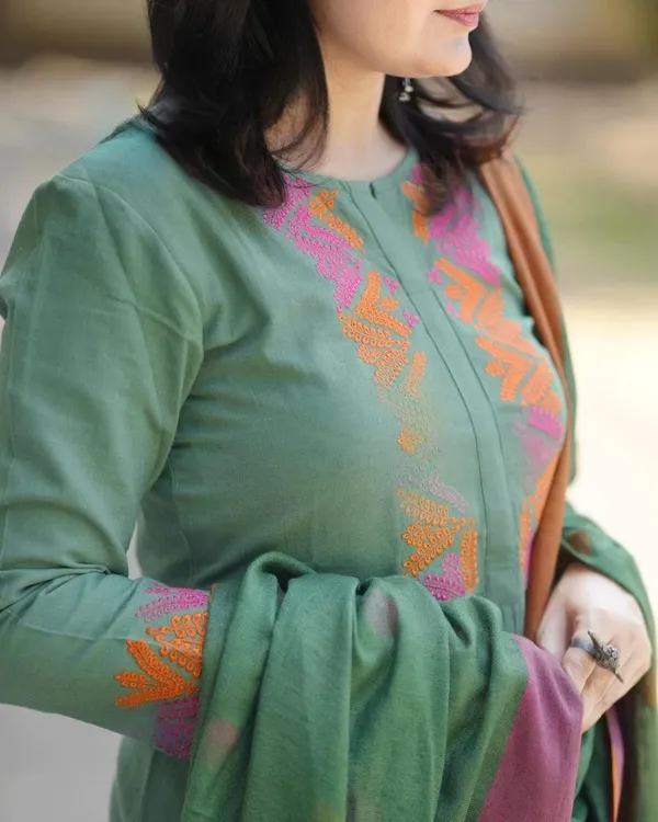 Green_Cotton_Slub_Handloom_Kurta_Pant_With_Dupatta_Set_For_Women