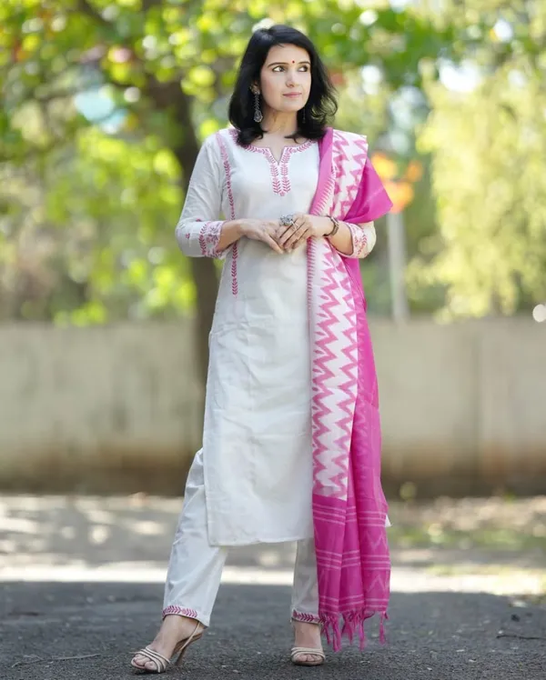 White_Cotton_Slub_Handloom_Kurta_Pant_With_Dupatta_Set_For_Women
