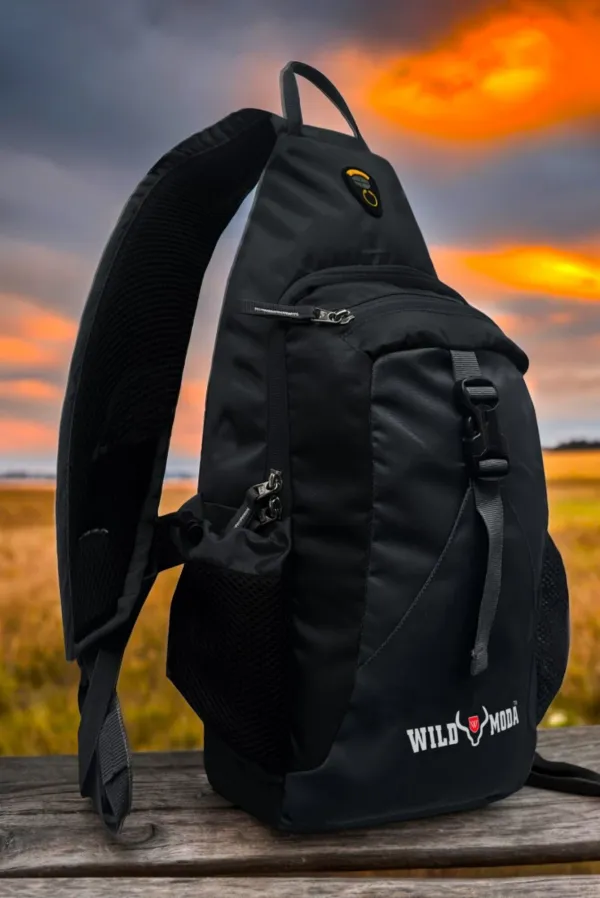 Black_Polyester_Zipper_Closure_Sling_Bag_For_Men_&_Women_(46_X_26_X_24.13_Cm)