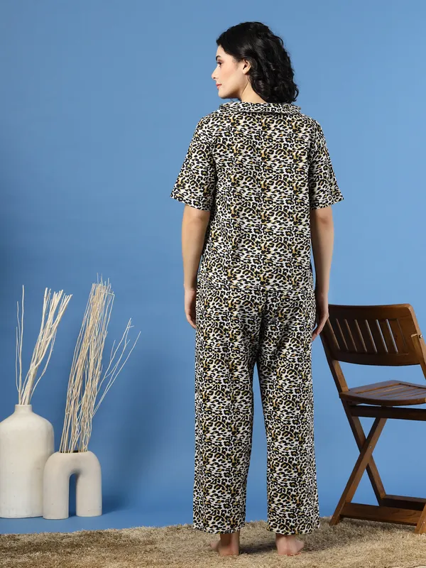 Multicolor_Cotton_Multi_Prints_1/2_Sleeves_Round_Neck_Regular_Ankle_Length_Night_Suit_For_Women