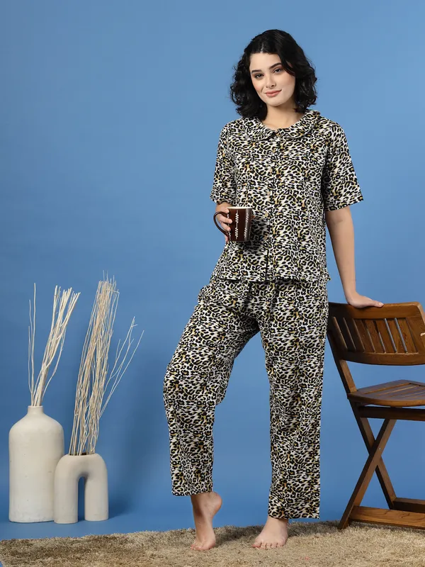 Multicolor_Cotton_Multi_Prints_1/2_Sleeves_Round_Neck_Regular_Ankle_Length_Night_Suit_For_Women