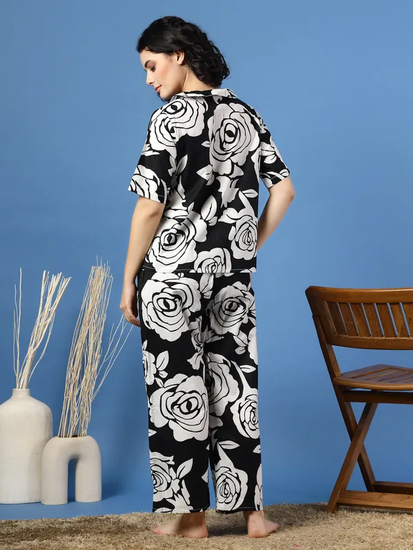 Black_Cotton_Black_Procian_Print_1/2_Sleeves_Round_Neck_Regular_Ankle_Length_Night_Suit_For_Women