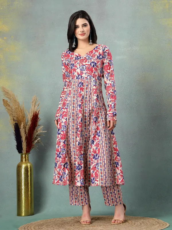 Creame_Cotton_Multi_Prints_3/4_Sleeves_V_Neck_Regular_Kalf_Length_Kurta_Sets_For_Women