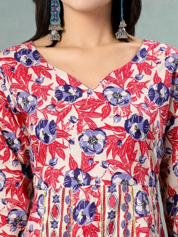 Creame_Cotton_Multi_Prints_3/4_Sleeves_V_Neck_Regular_Kalf_Length_Kurta_Sets_For_Women