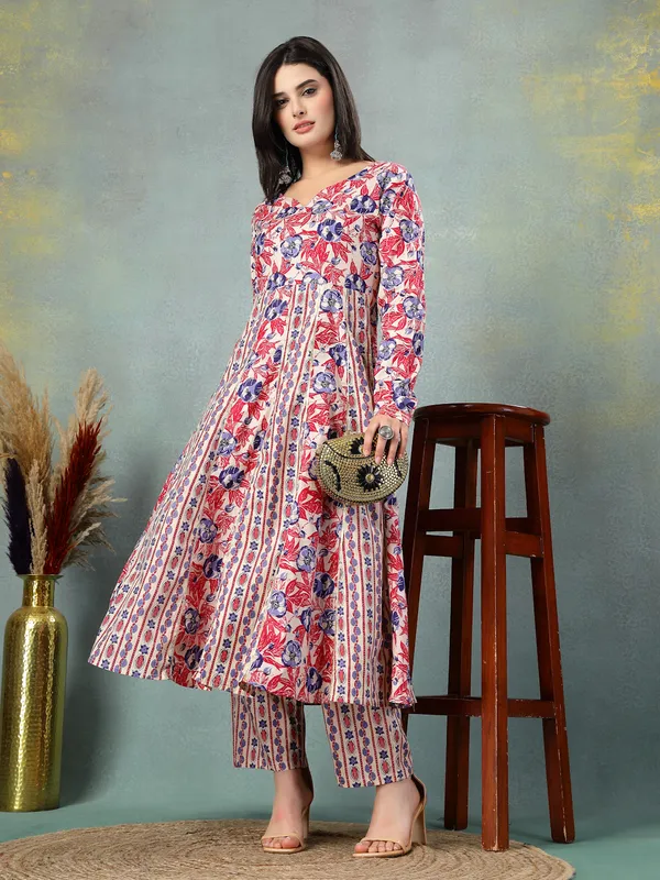 Creame_Cotton_Multi_Prints_3/4_Sleeves_V_Neck_Regular_Kalf_Length_Kurta_Sets_For_Women
