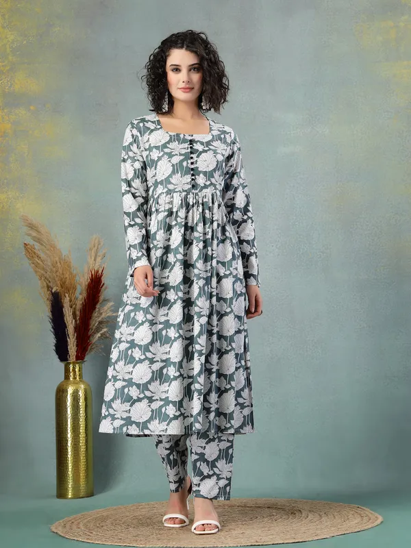 Grey_Cotton_Procian_Print_3/4_Sleeves_Round_Neck_Designer_Kuurta_Sets_Ankle_Length_Kurta_Sets_For_Women