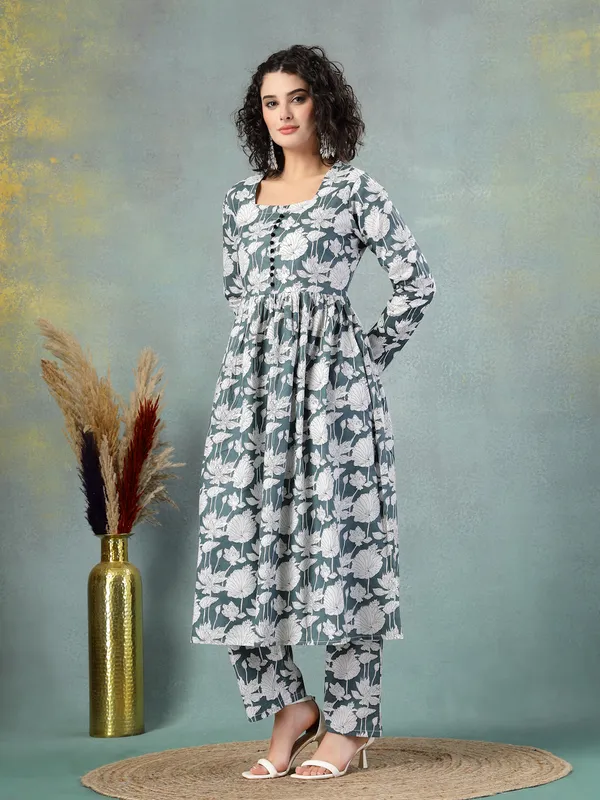 Grey_Cotton_Procian_Print_3/4_Sleeves_Round_Neck_Designer_Kuurta_Sets_Ankle_Length_Kurta_Sets_For_Women
