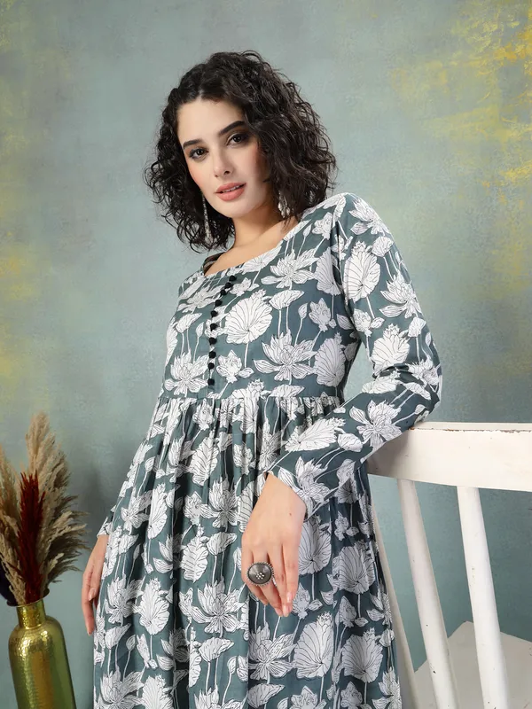 Grey_Cotton_Procian_Print_3/4_Sleeves_Round_Neck_Designer_Kuurta_Sets_Ankle_Length_Kurta_Sets_For_Women