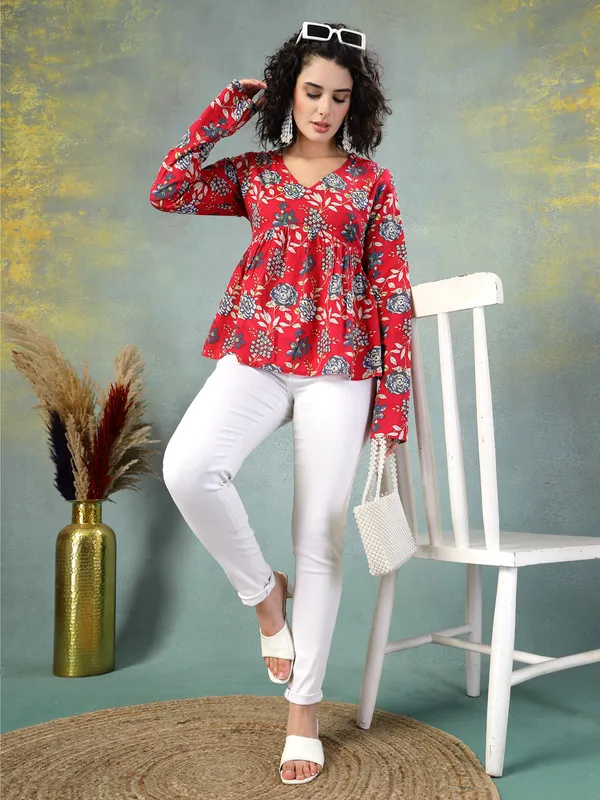 Red_Cotton_Procian_Print_Full_Sleeves_V_Neck_Regular_Waist_Length_Tops_For_Women