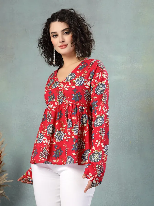 Red_Cotton_Procian_Print_Full_Sleeves_V_Neck_Regular_Waist_Length_Tops_For_Women