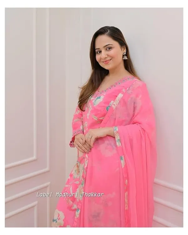 Pink_Rayon_Digital_Print_Kalf_Length_Dupata_Sets_For_Women