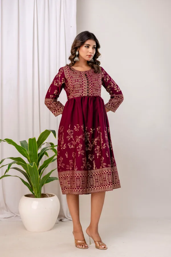 Mahron_Rayon_Gold_Print_Kalf_Length_Kurti_For_Women