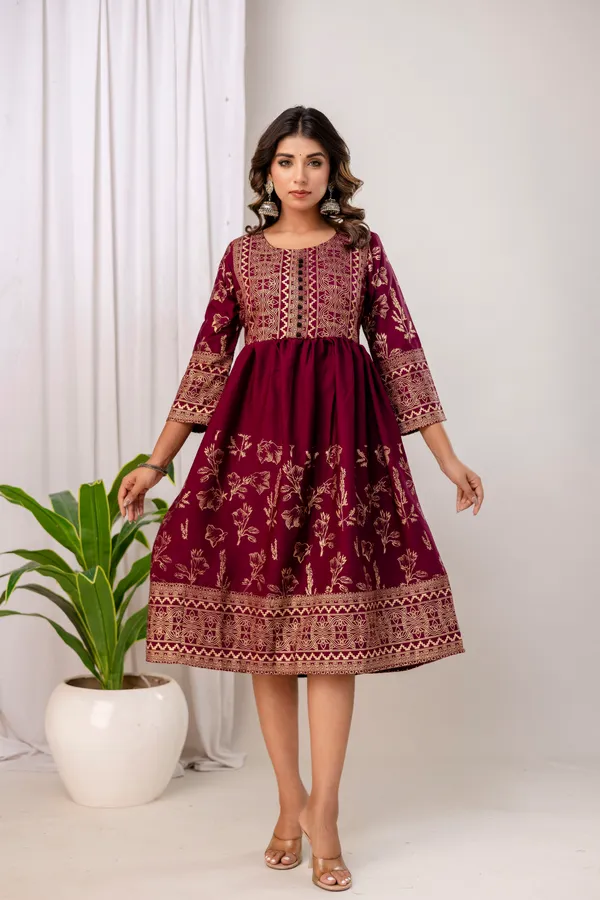 Mahron_Rayon_Gold_Print_Kalf_Length_Kurti_For_Women