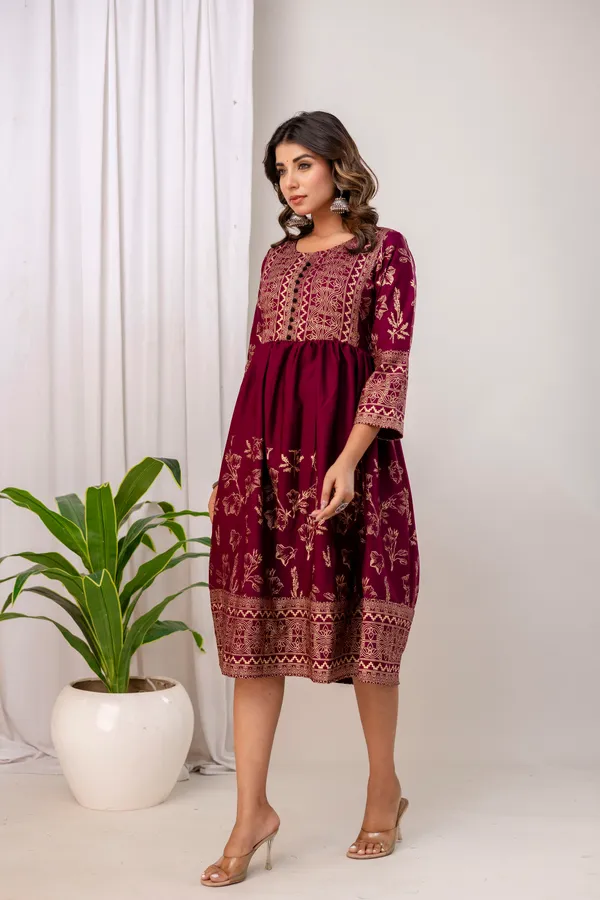 Mahron_Rayon_Gold_Print_Kalf_Length_Kurti_For_Women