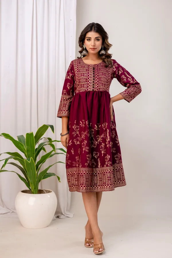 Mahron_Rayon_Gold_Print_Kalf_Length_Kurti_For_Women