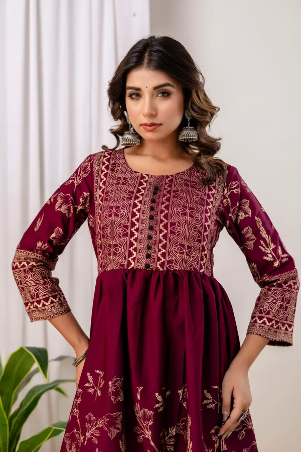 Mahron_Rayon_Gold_Print_Kalf_Length_Kurti_For_Women
