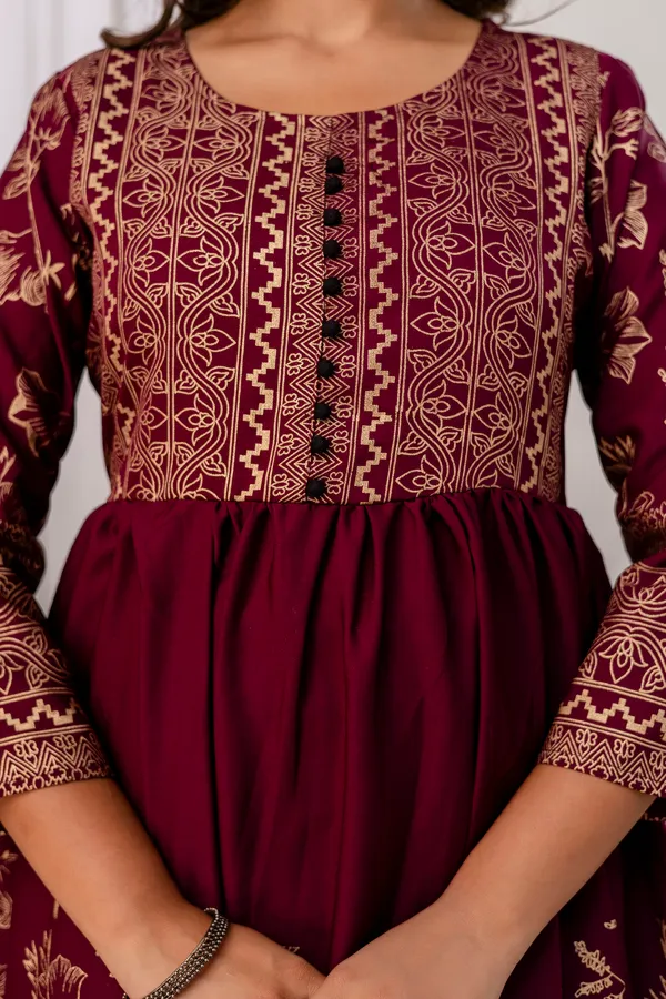 Mahron_Rayon_Gold_Print_Kalf_Length_Kurti_For_Women