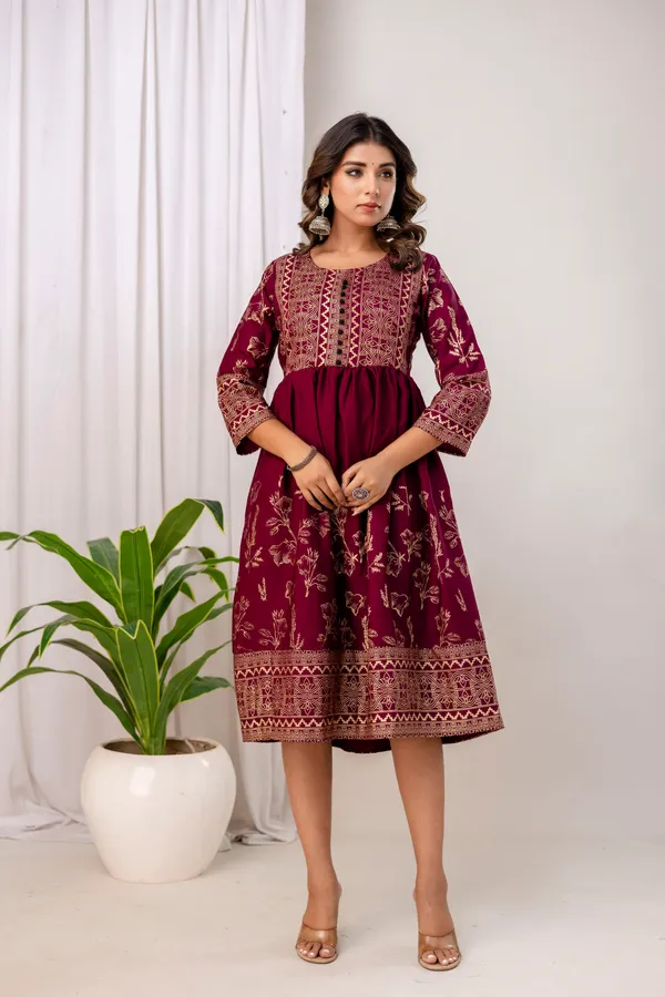 Mahron_Rayon_Gold_Print_Kalf_Length_Kurti_For_Women