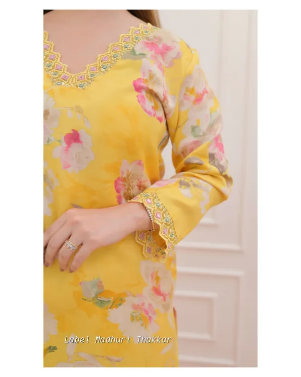 Yellow_Rayon_Digital_Print_Kalf_Length_Dupata_Sets_For_Women
