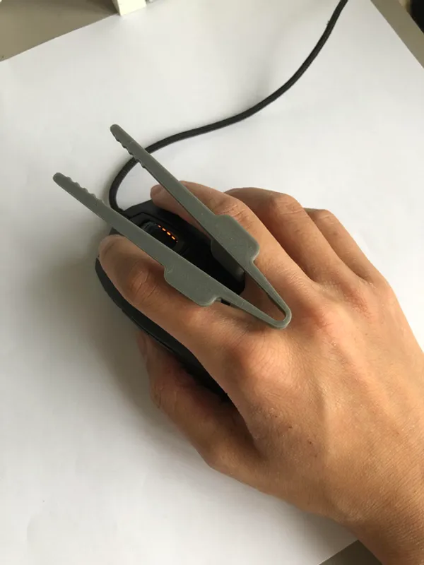 Finger_Grip_Chopsticks__Set_of_3_Handy_Tools_for_Gaming_&_Eating