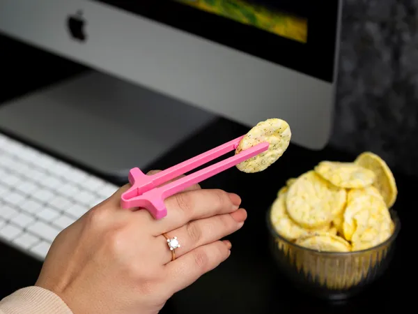 Finger_Grip_Chopsticks__Set_of_3_Handy_Tools_for_Gaming_&_Eating