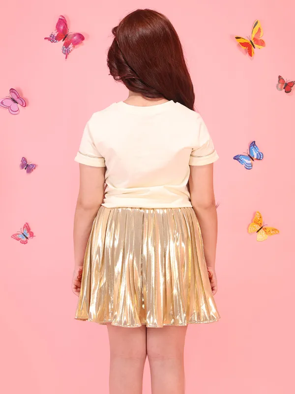 Cutecumber_Girls_Mustard_Graphic_Top_&_Metallic_Foil_Fabric_Pleated_Skirt_&_Tee_Clothing_Set_with_Short_Sleeves_Zip_Closure_Shiny_Foil_Party_Outfit_Co-Ord_Set_For_Baby_Girls_&_Kids_Age_1-15_Yrs