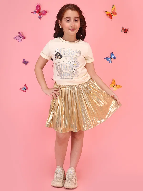 Cutecumber_Girls_Mustard_Graphic_Top_&_Metallic_Foil_Fabric_Pleated_Skirt_&_Tee_Clothing_Set_with_Short_Sleeves_Zip_Closure_Shiny_Foil_Party_Outfit_Co-Ord_Set_For_Baby_Girls_&_Kids_Age_1-15_Yrs