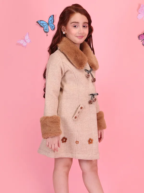Cutecumber_Girls'_Beige_Chenille_Fur_Collar_Winter_Coat_Dress_Full_Sleeve_Knee_Length_Toggle_Button_Closure_Warm_Party_Outfit_Premium_Winter_Fashion_Occasional_Wear_for_Baby_Girls_&_Kids_Age_1-15_Yrs