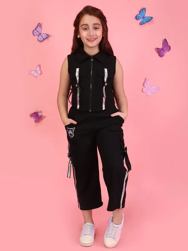 Cutecumber_Girls_Black_Waffle_Knit_Co_Ord_Set_Zip_Front_Sleeveless_Top_Cargo_Wide_Leg_Pants_Trendy_Street_Style_Casual_Party_Comfortable_Summer_Kids_Outfit_Clothing_Set_For_Girls_Age_1-15_Yrs