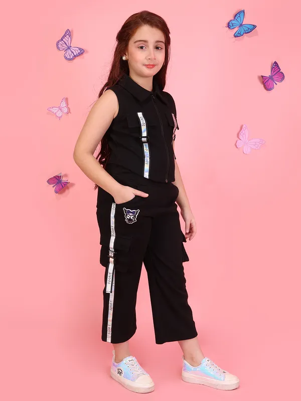 Cutecumber_Girls_Black_Waffle_Knit_Co_Ord_Set_Zip_Front_Sleeveless_Top_Cargo_Wide_Leg_Pants_Trendy_Street_Style_Casual_Party_Comfortable_Summer_Kids_Outfit_Clothing_Set_For_Girls_Age_1-15_Yrs