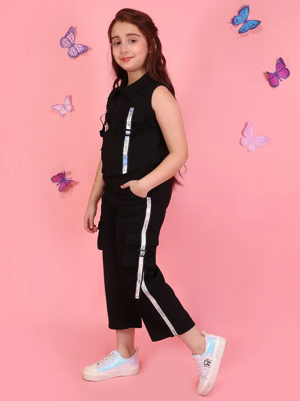 Cutecumber_Girls_Black_Waffle_Knit_Co_Ord_Set_Zip_Front_Sleeveless_Top_Cargo_Wide_Leg_Pants_Trendy_Street_Style_Casual_Party_Comfortable_Summer_Kids_Outfit_Clothing_Set_For_Girls_Age_1-15_Yrs