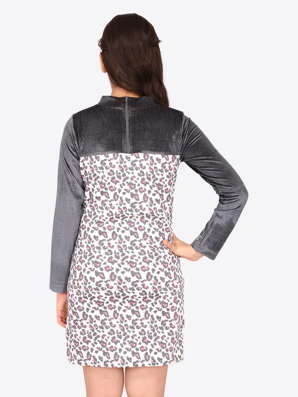 Cutecumber_Girls_Twill,Drop_Needle_&_Chenille_Animal_Printed_Full_Sleeve_Winter_Shift_Dress.CC7568D-GREY_Black