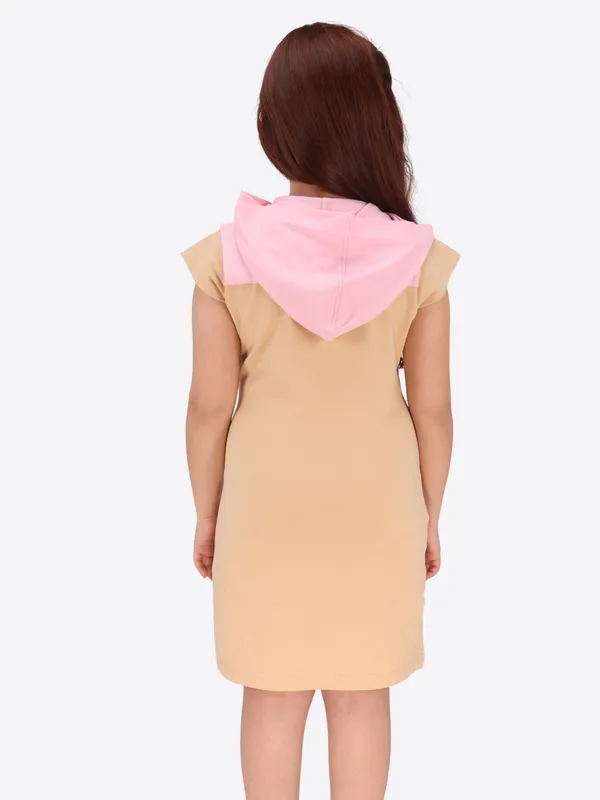 Beige_Polyester_Half_Sleeve_Collared_Regular_Partywear_Dress_For_Girls