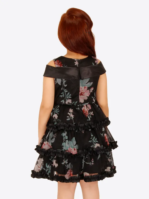 Casual_floral_printed_fit_and_flared_Dress_for_Girls