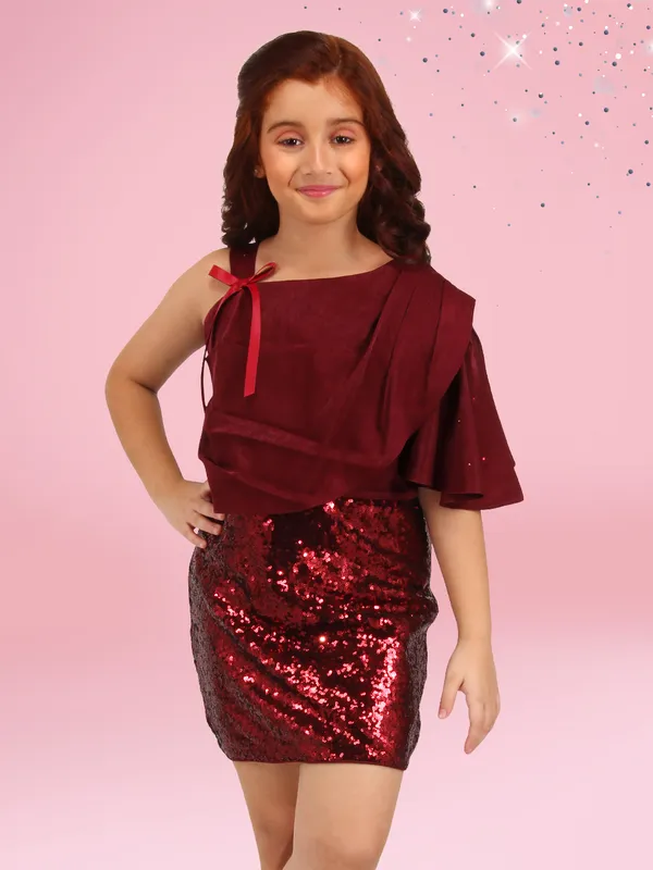 Partywear_Embellished__Sleeveless_Dress_for_Girls