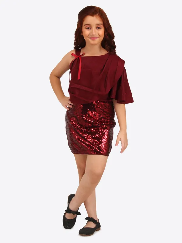 Partywear_Embellished__Sleeveless_Dress_for_Girls