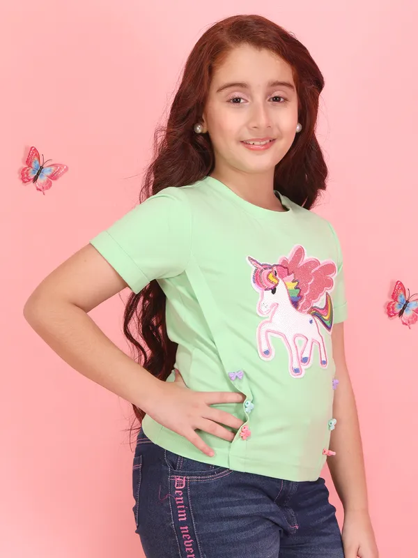 Girls_Green_Unicorn_Patch_Top,_Cotton_Knit_Stylish_T-Shirt_for_Kids,_Casual_Partywear