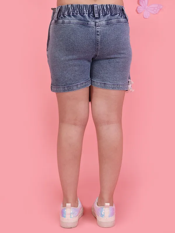 Cutecumber_Girls_Floral_Lace_Trim_Denim_Skirt_with_Flower_Charm