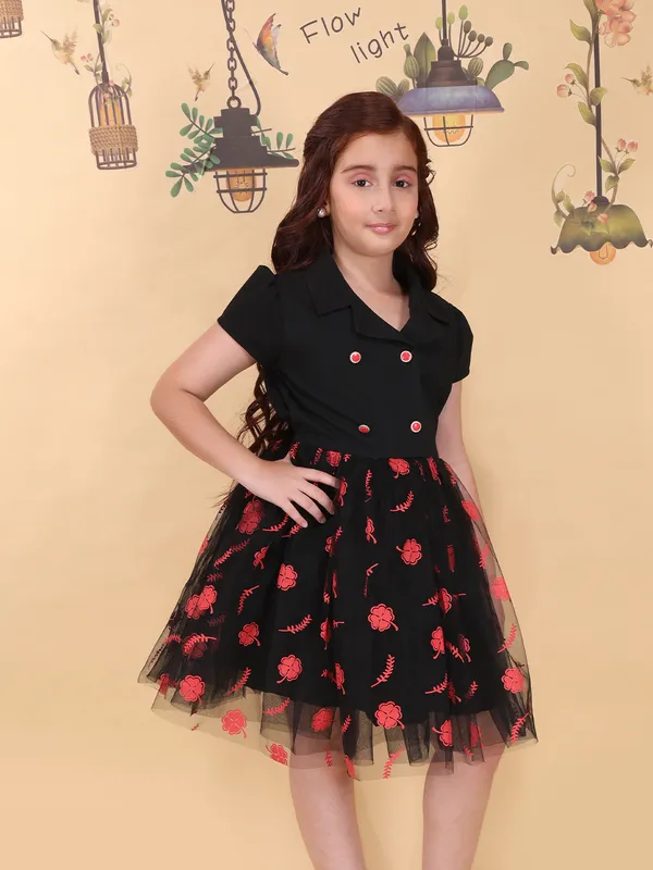 Girls_Black_Fit_And_Flare_Knee_Length_Dress_V_Neck_Short_Sleeve_Party_Dress
