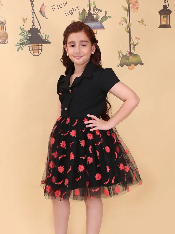 Girls_Black_Fit_And_Flare_Knee_Length_Dress_V_Neck_Short_Sleeve_Party_Dress