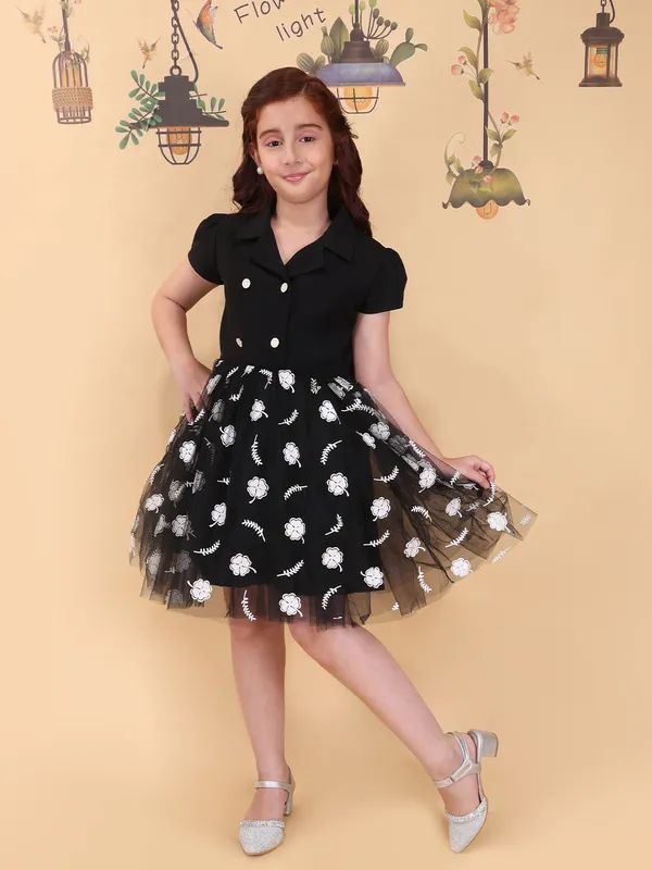 Girls_Black_Fit_And_Flare_Knee_Length_Dress_V_Neck_Short_Sleeve_Party_Dress
