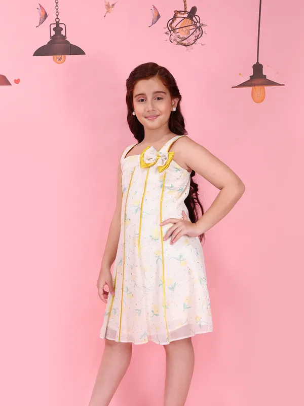 Girls_Yellow_Fit_And_Flare_Knee_Length_Dress_Shoulder_Strap_Sleeveless_Georgette_Party