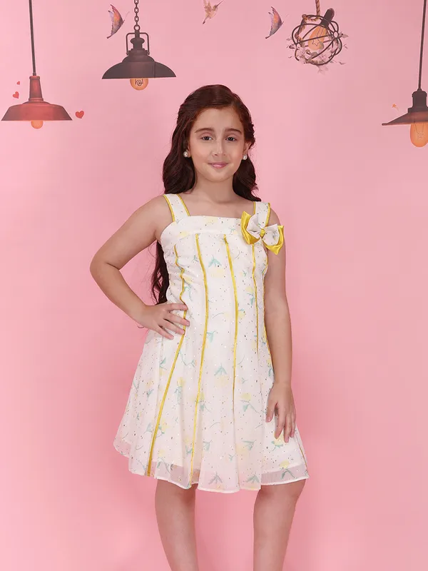 Girls_Yellow_Fit_And_Flare_Knee_Length_Dress_Shoulder_Strap_Sleeveless_Georgette_Party