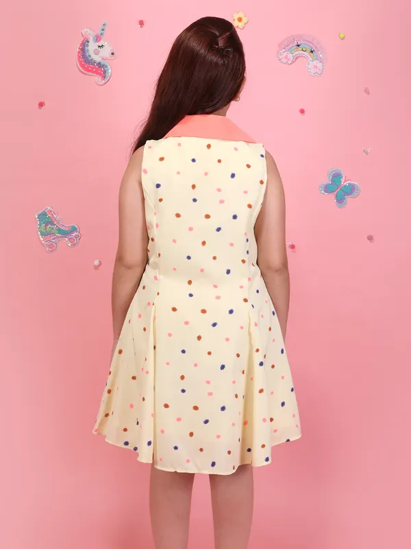 Cutecumber_Girls_Yellow_Polka_Dot_Printed_A-Line_Dress_Sleeveless_Georgette_Casual_Party_Casual_Outfit_with_Collar_Neck_Zip_Closure_Stylish_Summer_Dress_for_Baby_Girls_&_Kids_Age_1-15_Yrs
