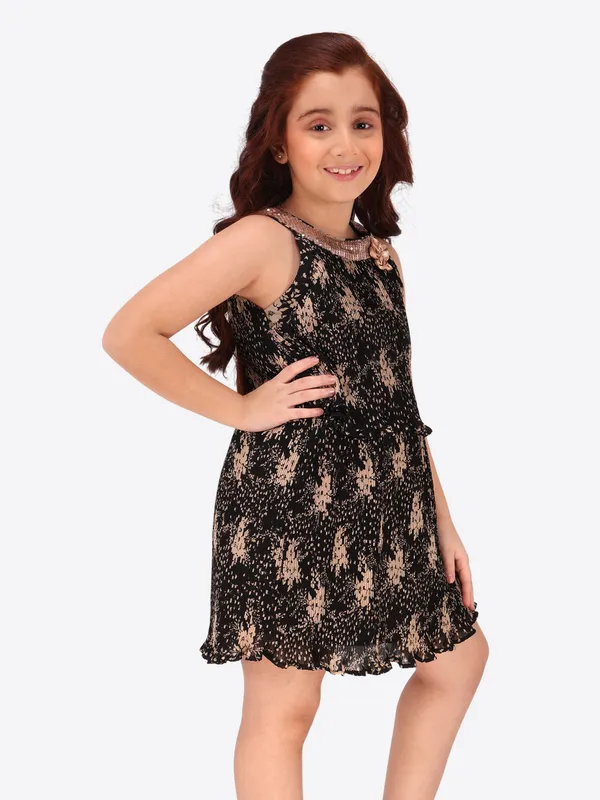 Black_Georgette_Flared_Sleeveless_Regular_Partywear_Dress_For_Girls