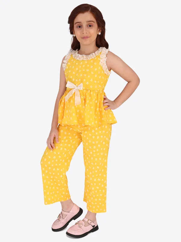 Cutecumber_Stylish_Yellow_Polka_Dot_Top_and_Culottes_Set_CC9416AB-YELLOW