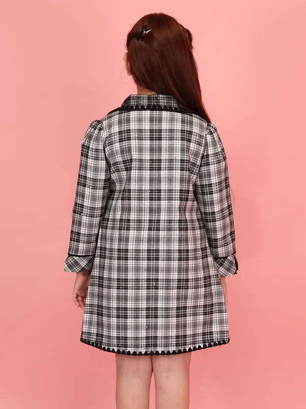 Cutecumber_Black_Winter_Dress_Set_for_Girl's_White_Plaid_Lapel_Collar_Full_Sleeve_Knee-Length_A-Line_Warm_Chenille_Fabric_Long_Coat_Fancy_Casual_Party_Outfit_for_Baby_Girls_&_Kids_Age_1-15_Yrs