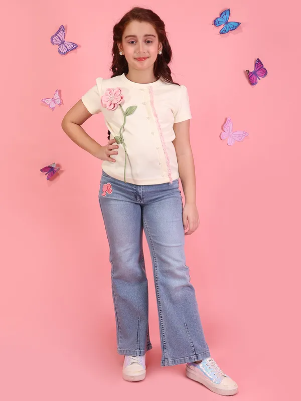 Cutecumber_Girls_Cream_Applique_Floral_Top_Round_Neck_Short_Sleeve_Casual_Cotton_Blend_Soft_Summer_Stylish_Kids_Fashion_T_Shirt_with_Button_Detail_Outfit_for_Baby_Girls_&_Kids_Age_1-15_Yrs