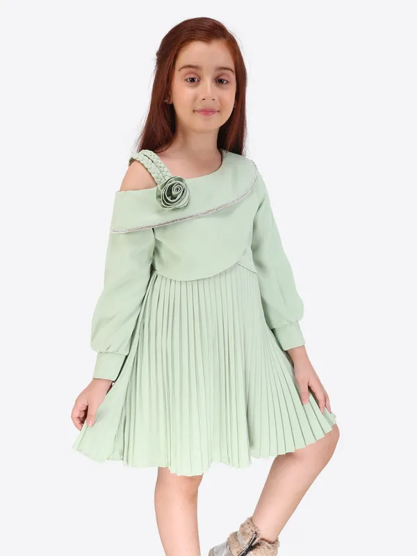 Charming_Green_Fit_and_Flare_Dress_for_Girls