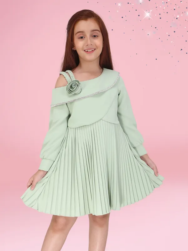 Charming_Green_Fit_and_Flare_Dress_for_Girls